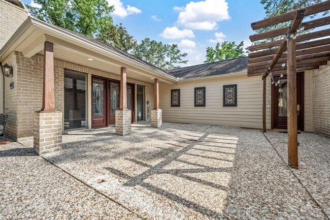 Foto del edificio - 3202 Breezy Pines Ct