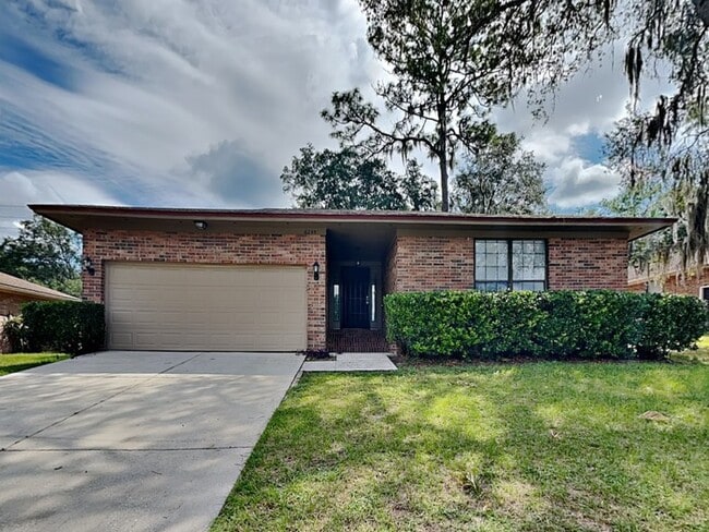 Building Photo - 6235 Cranberry Ln E