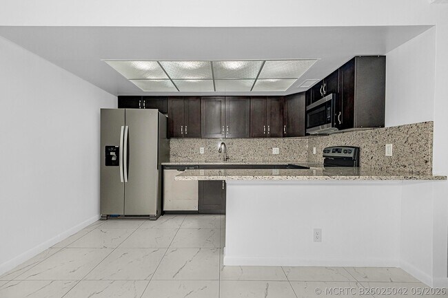 Building Photo - 8706 W Sample Rd