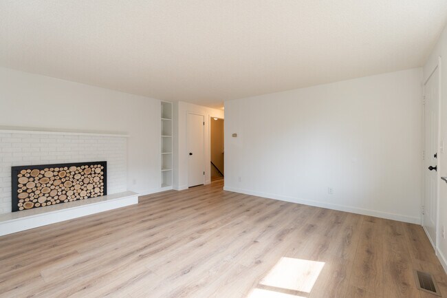 Foto del edificio - 512 E Longfellow Ave