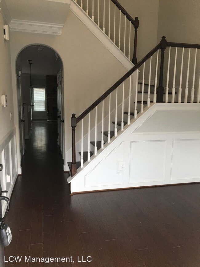 Building Photo - 2 br, 2.5 bath House - 1162 Augustine Heig...