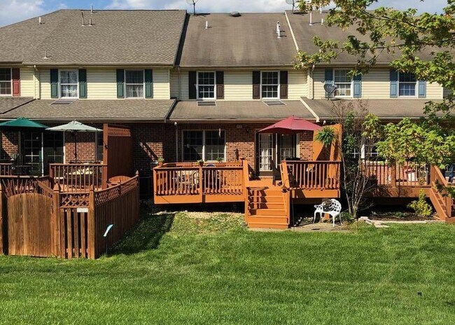 Foto del edificio - 1211 Lindsay Ln