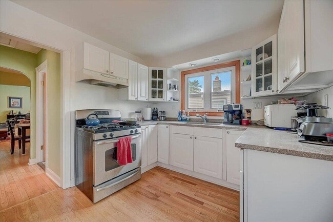 Kitchen - 1614 E Providence Ave