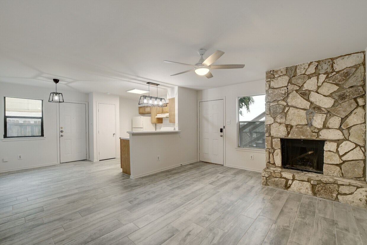 809 Bracewood Cir Unit C, San Marcos, TX 78666 Condo for Rent in San