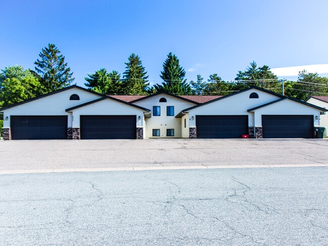 Building Photo - 2804 Edgewood Dr