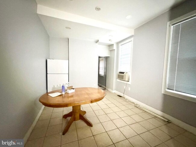 Foto del edificio - 176 W Hanover St