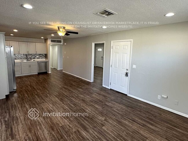 Building Photo - 3146 W Cactus Rd