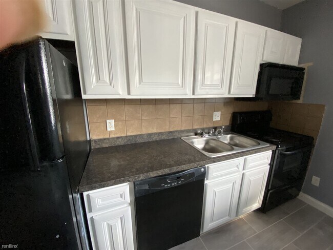 Building Photo - 2 br, 1 bath 4plex - 5226 Tennessee Avenue 2