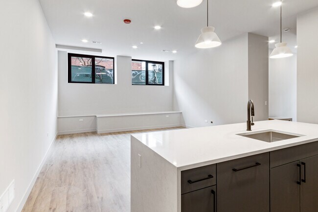 Foto del edificio - 1550 W Monroe St