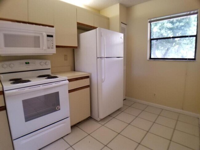 Foto del edificio - 9000 NW 28th Dr