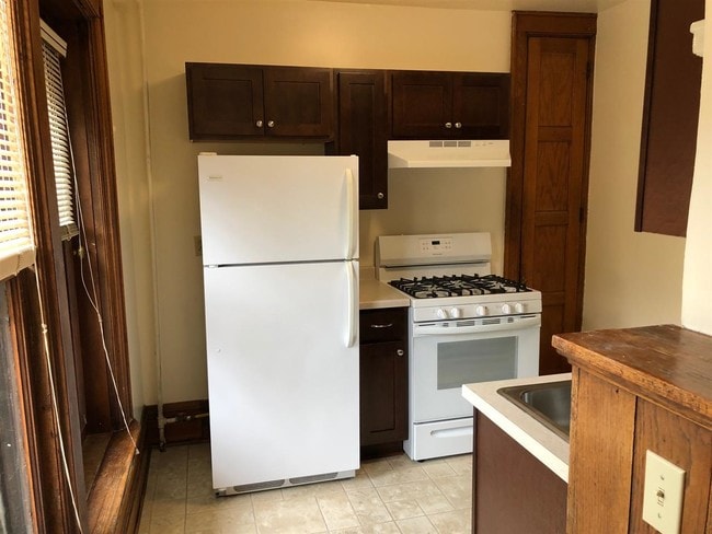 Building Photo - 901 Spaight St