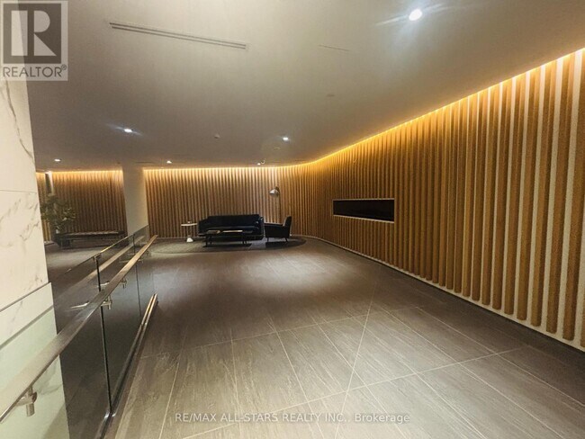 Building Photo - 160 Flemington Rd