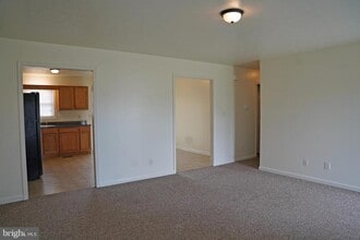 Building Photo - 122 Sinker Dr