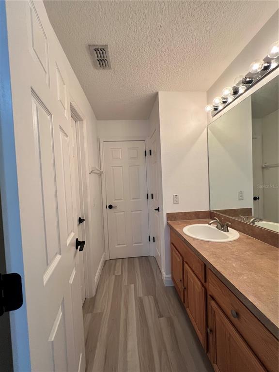 Foto del edificio - 4776 Cumbrian Lakes Dr