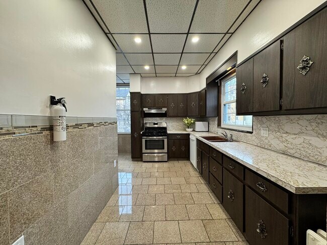 Foto del edificio - 48 Jefferson Ave