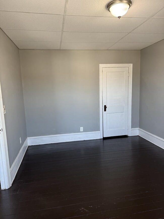 Building Photo - 103 Boyden St