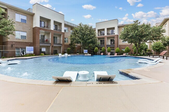 Foto del edificio - Lantower Legacy Lakes