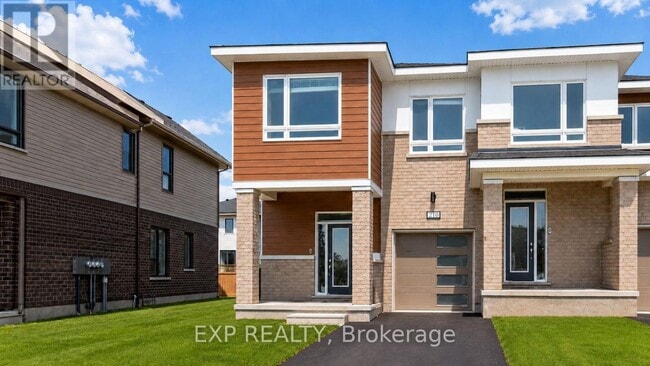 Building Photo - 210 Ormiston Cres