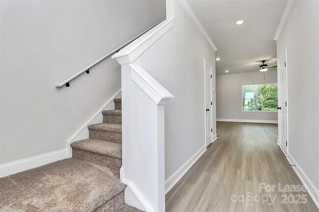 Building Photo - 7019 Jerimoth Dr