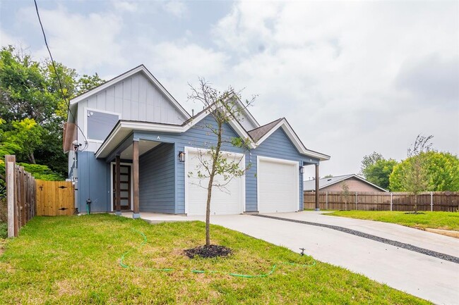 Building Photo - 616 Dittmar Rd