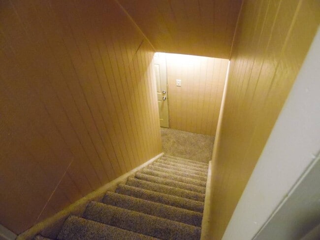 Building Photo - 13 Loxley St