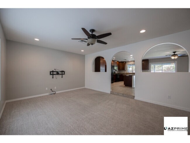 Building Photo - Lovely 3/2 Phoenix House with an Oversized...