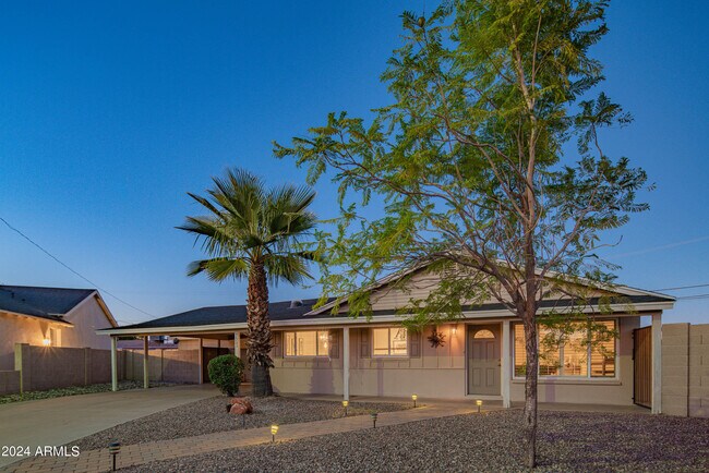 Building Photo - 3523 N Hopi Way