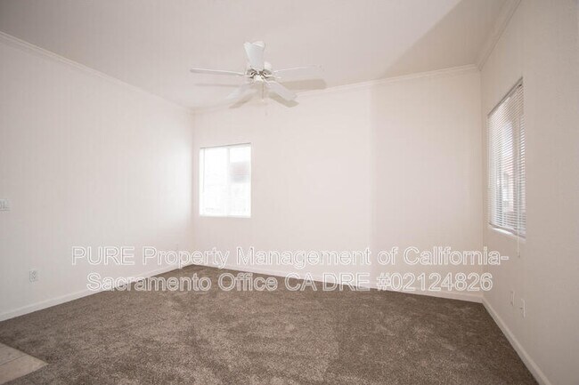 Foto del edificio - 10001 Woodcreek Oaks Blvd