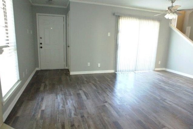Overviw of Front Entrance/Living Room/Dinette - 2550 Highland Rd