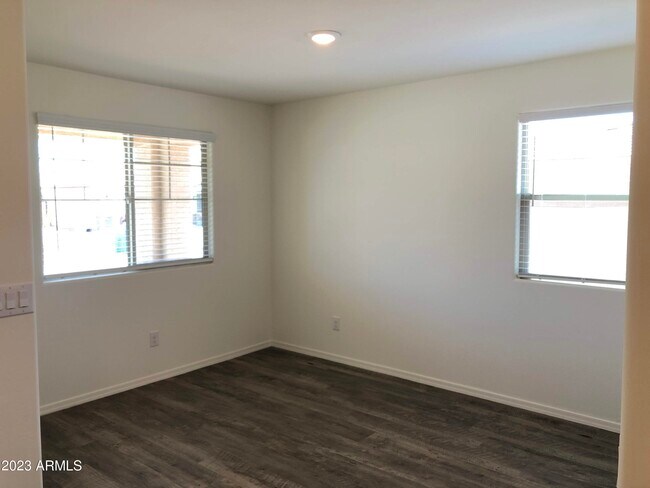Building Photo - 25440 W Yanez Ave