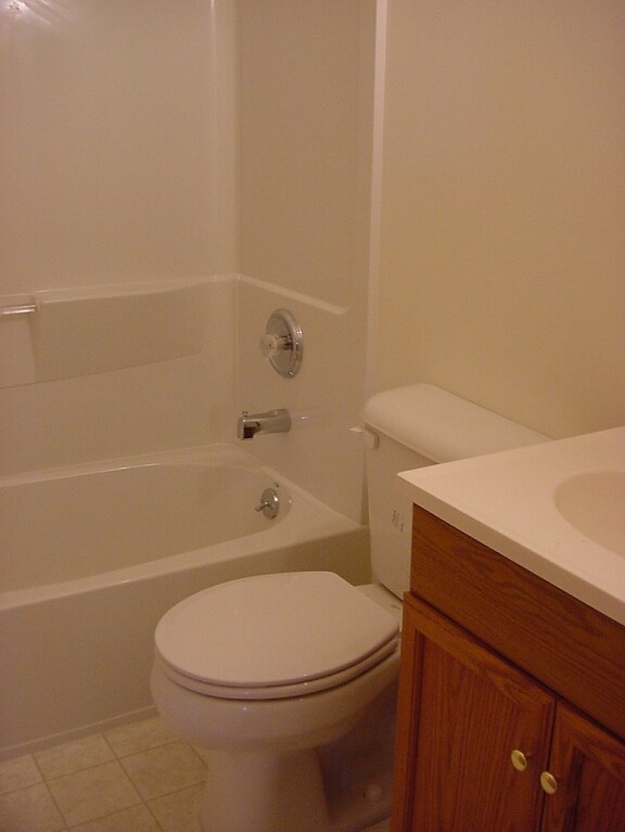 Baños nuevos - 15 Hampshire Ct