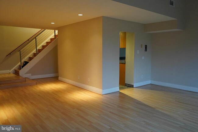 Foto del edificio - 11224 Chestnut Grove Square