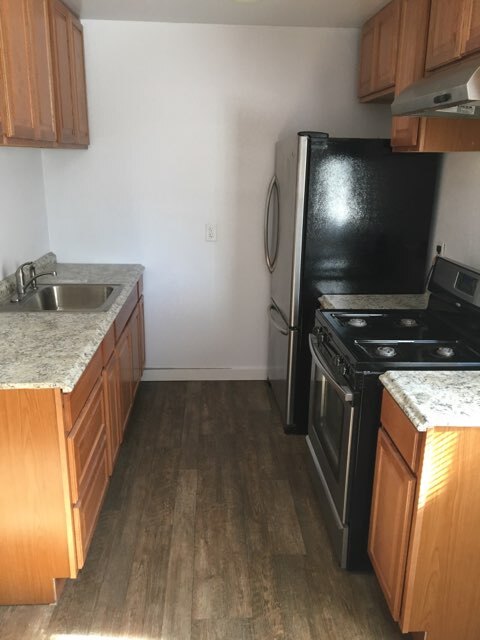 Kitchen - 418 3rd St