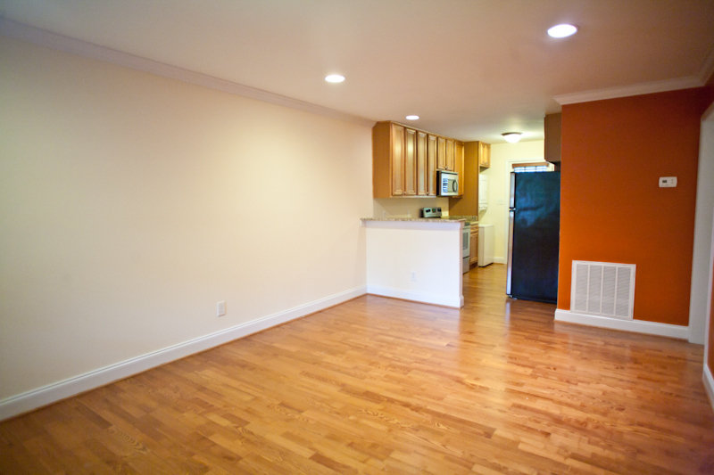 Foto principal - 2 Bedroom Condo just minutes from Carrboro...