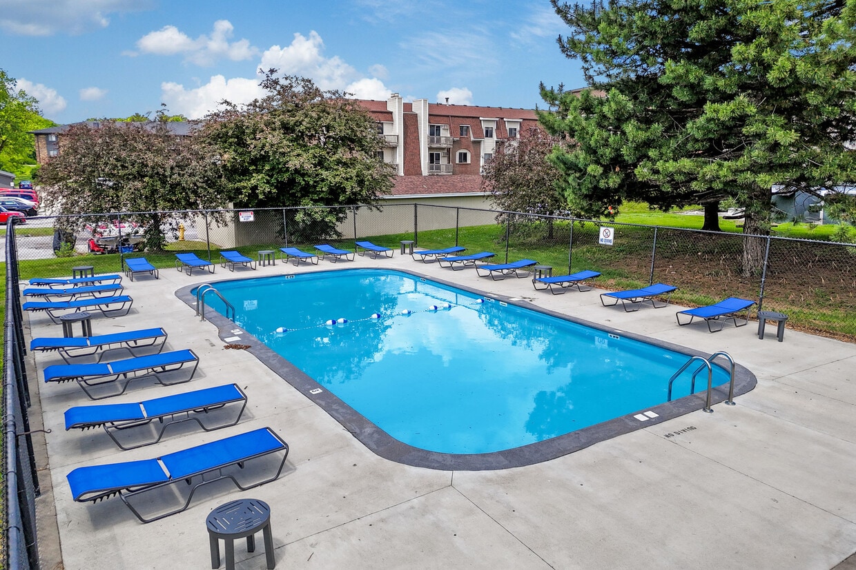 Piscina - Eastwood on Grand