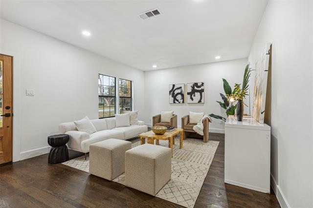 Foto del edificio - 6302 Llano Ave