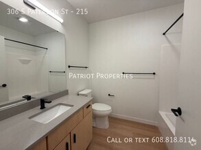 Building Photo - 306 S Paterson St