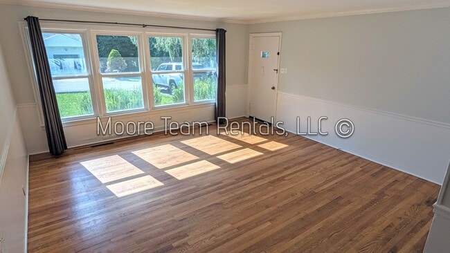 Building Photo - 710 Oak Terrace Ln
