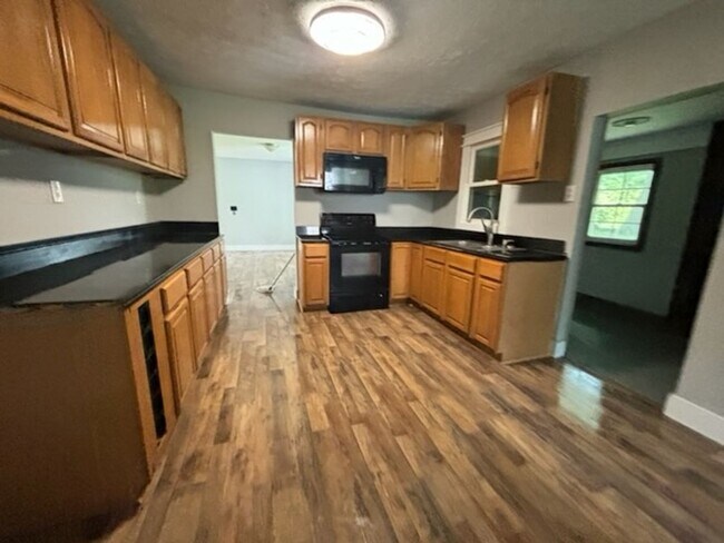 Foto del edificio - Spacious Two Bedroom Home in Corbin, KY