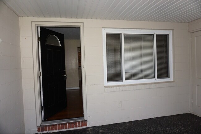 Building Photo - 5011 E Romilly Dr