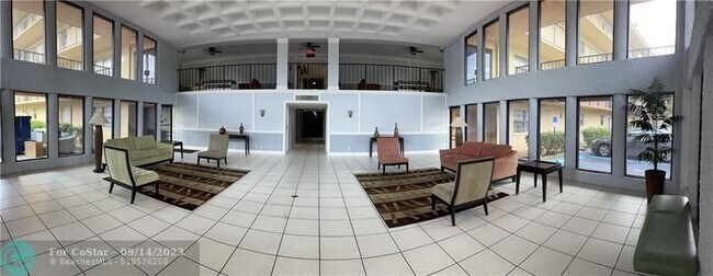 Foto del edificio - 9273 SW 8th St