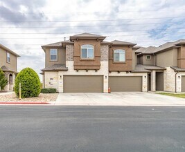 Building Photo - 2880 Donnell Dr