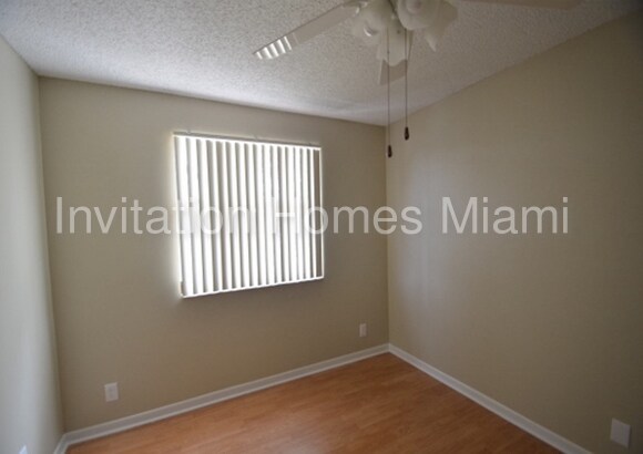 Building Photo - 6345 Seagrape Cir