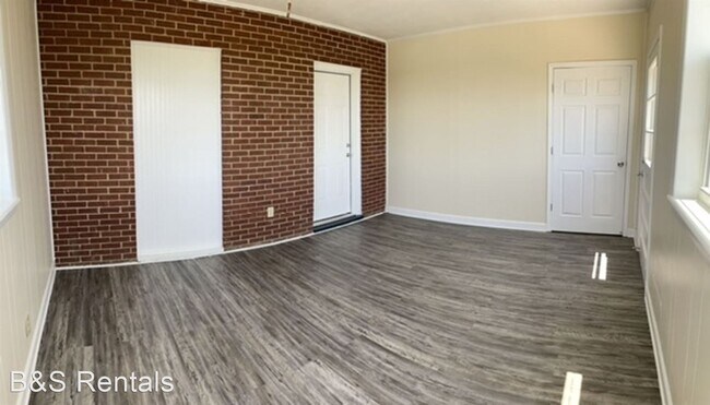 Foto del edificio - 3 br, 2 bath House - 3056 Franklin Turnpike
