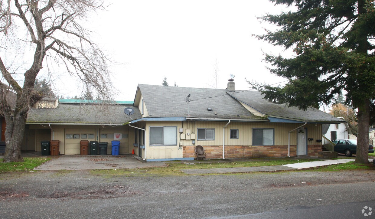 Building Photo - 6830 Bell St