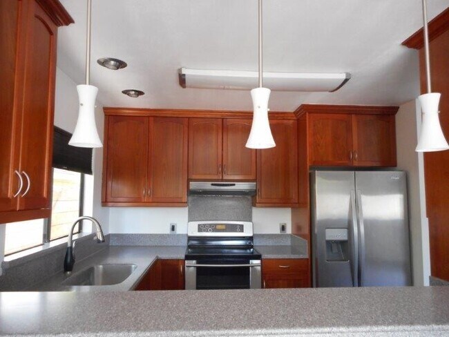 Building Photo - Royal Kunia - single level house 3 bedroom...