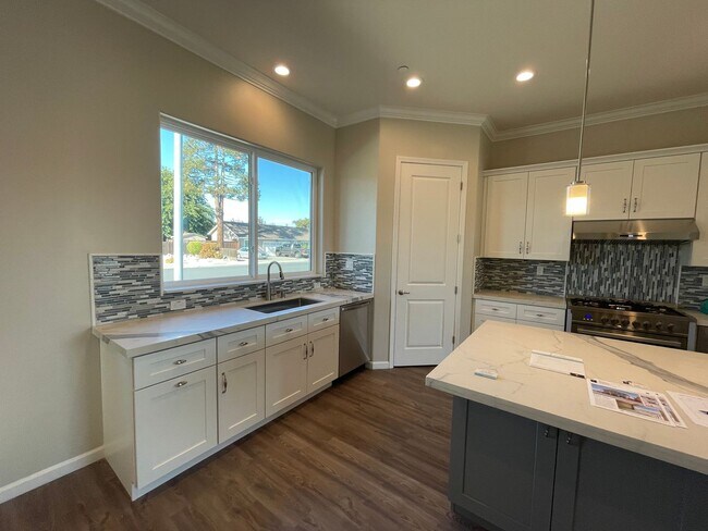Foto del edificio - Newly Built 4 Bedroom 2.5 Bath Home