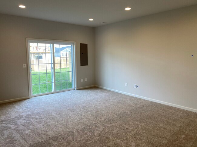 Foto del edificio - 217 Crofton Ct