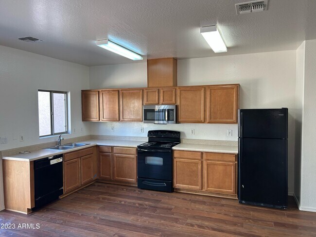 Foto del edificio - 7032 W Lincoln St