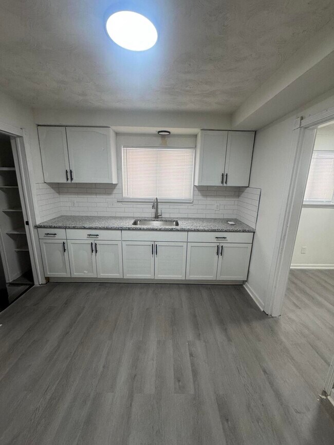 Foto del edificio - 9222 Forrer St